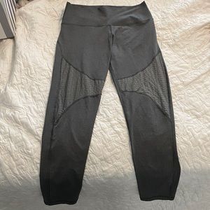 Aerie Gray Leggings w/ Dotted Mesh Panels Sz L